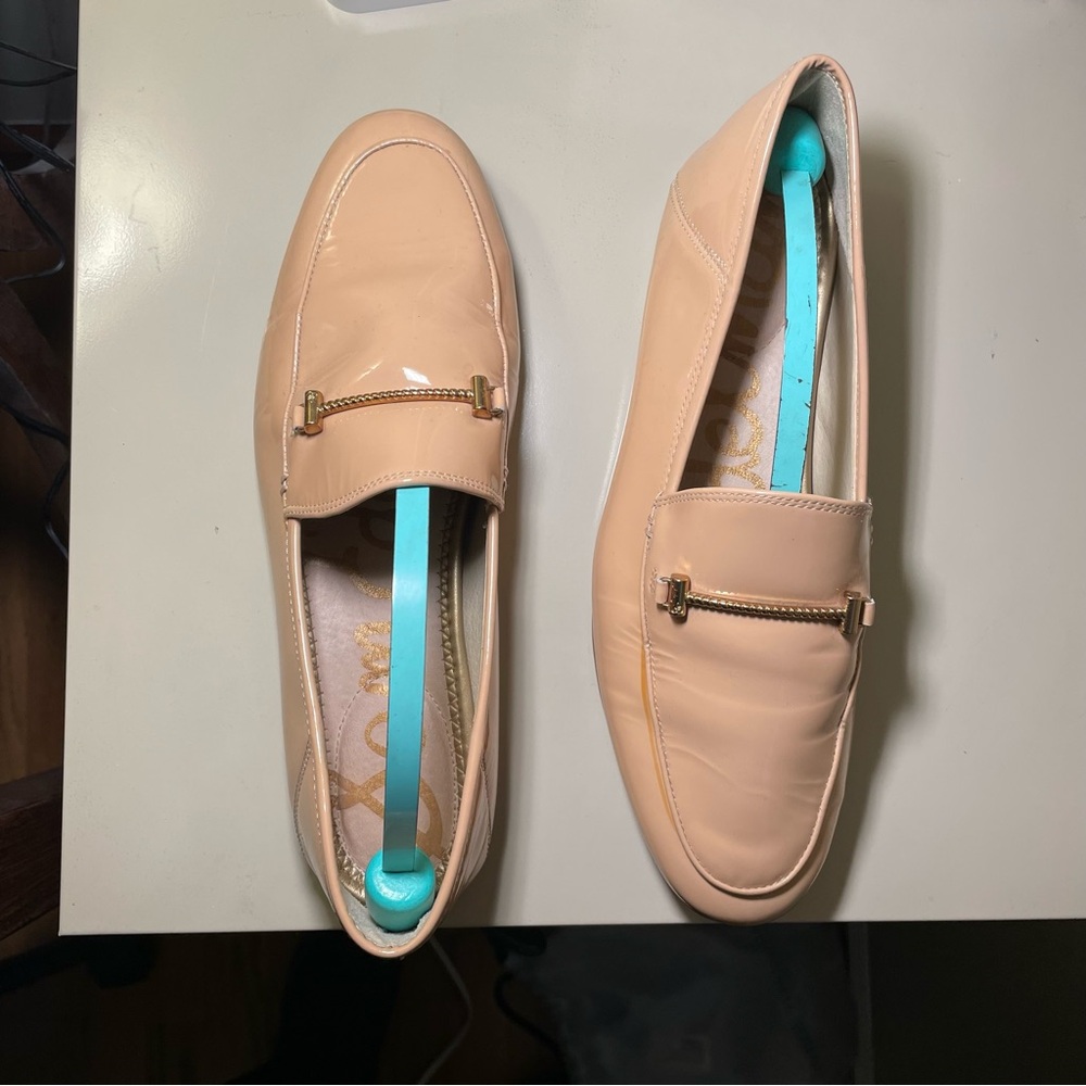 Sam Edelman Woman’s Cream Flats Loafers with Slip-On Style and Rounded Toe